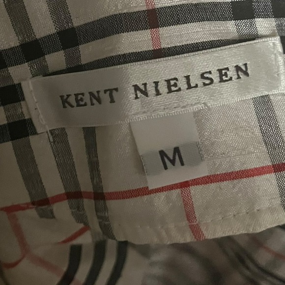 Kent Nielsen Women's‎ M Beige Red Black Plaid Silk Sleeveless Button Front Top - Picture 3 of 4